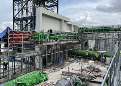 Installation of rooftop common frame support for Mechanical Electrical and Plumbing (MEP) services at a Singapore data centre.